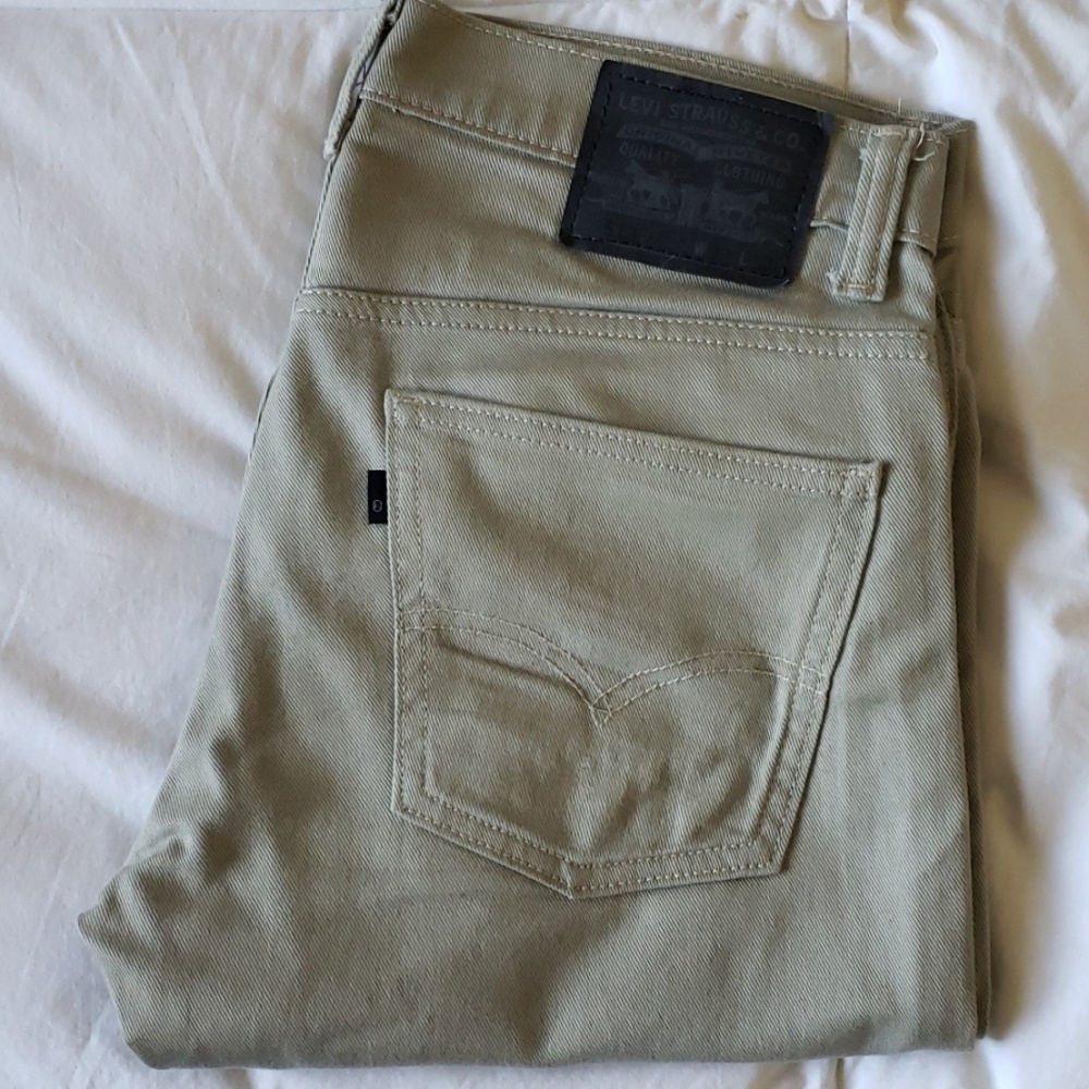Levi 513 Slim Straight Khaki Pants